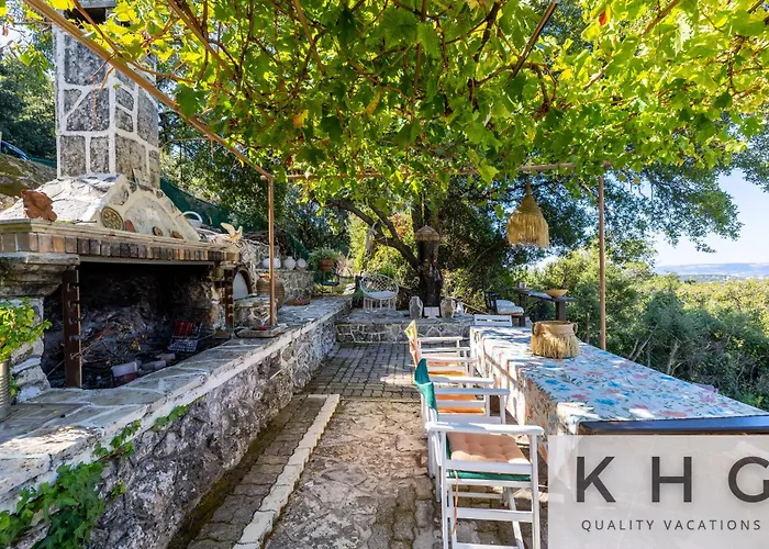 Anti-pera With Private Pool In Dilinata Village! Villa