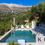 Anti-pera With Private Pool In Dilinata Village! 别墅 *